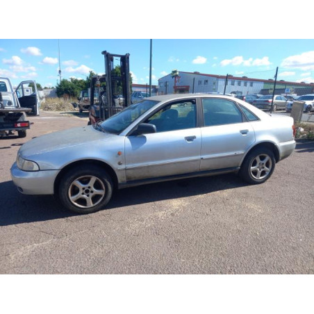 Armature avant, Masque avant AUDI A4 1 PHASE 1 d’occasion