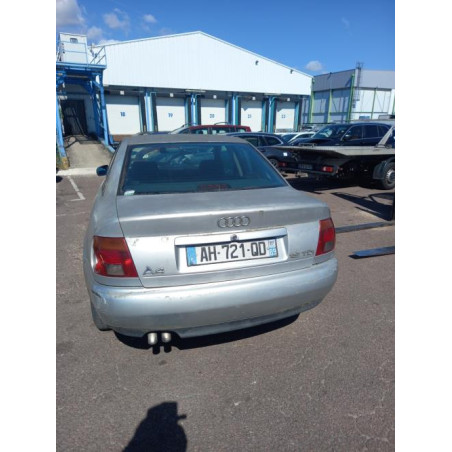 Armature avant, Masque avant AUDI A4 1 PHASE 1 d’occasion