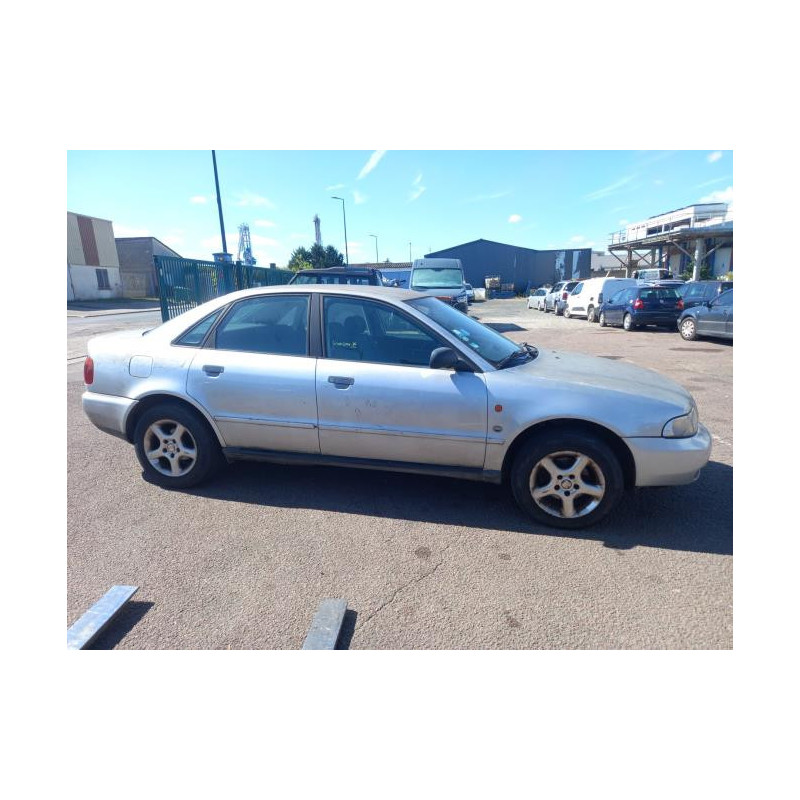 Armature avant, Masque avant AUDI A4 1 PHASE 1 d’occasion