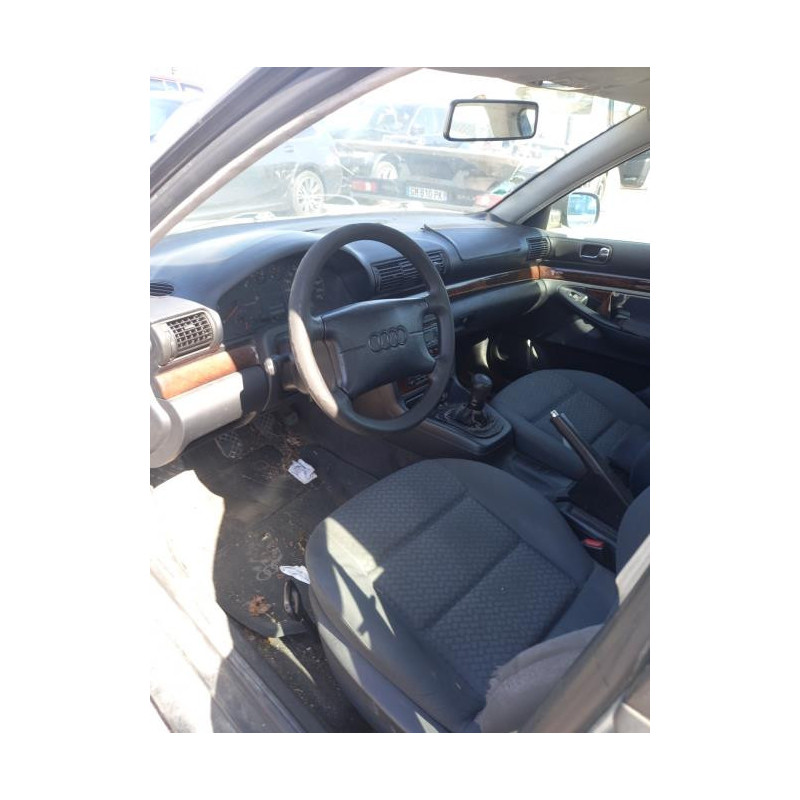 Armature avant, Masque avant AUDI A4 1 PHASE 1 d’occasion