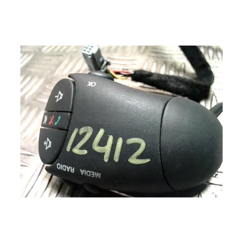 Commande autoradio DACIA SANDERO 1 d’occasion