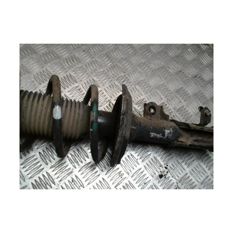 Amortisseur avant gauche RENAULT CLIO 4 PHASE 1 d’occasion