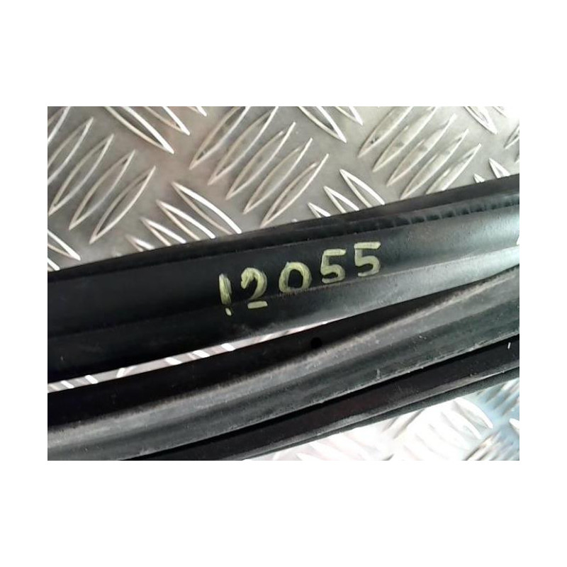 Joint de coffre AUDI A1 1 PHASE 1 d’occasion