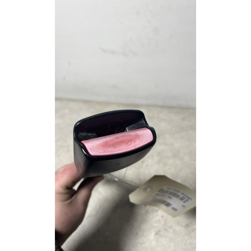 Attache ceinture avant droit RENAULT MEGANE 3 PHASE 1 d’occasion