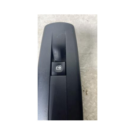 Interrupteur de leve vitre avant droit RENAULT MEGANE 3 PHASE 1 d’occasion