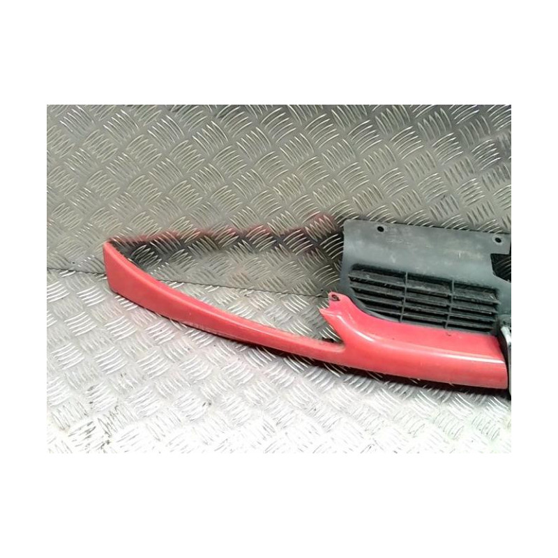 Calandre PEUGEOT 206 PHASE 1 d’occasion