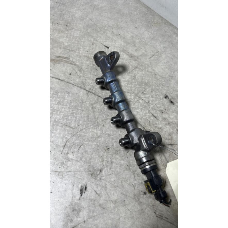 Rampe injection OPEL ZAFIRA TOURER C PHASE 1 d’occasion