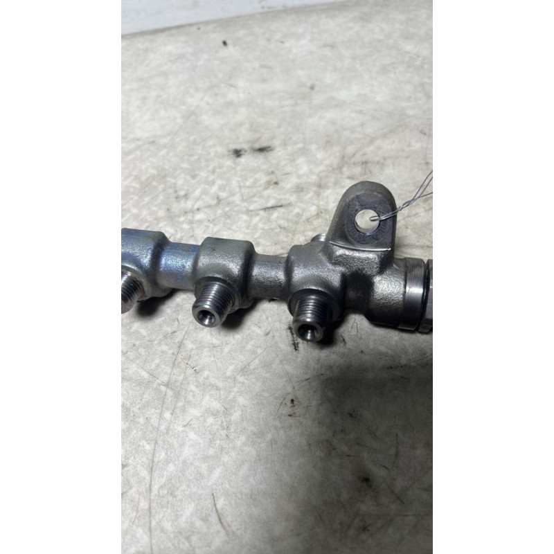 Rampe injection OPEL ZAFIRA TOURER C PHASE 1 d’occasion