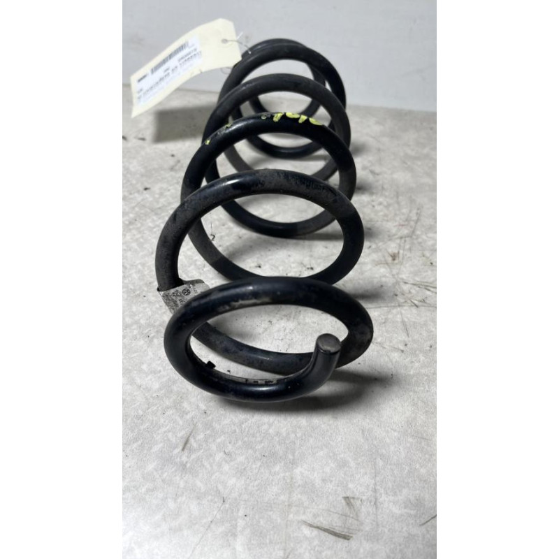 Ressort de suspension arriere droit AUDI A3 3 SPORTBACK PHASE 2 d’occasion