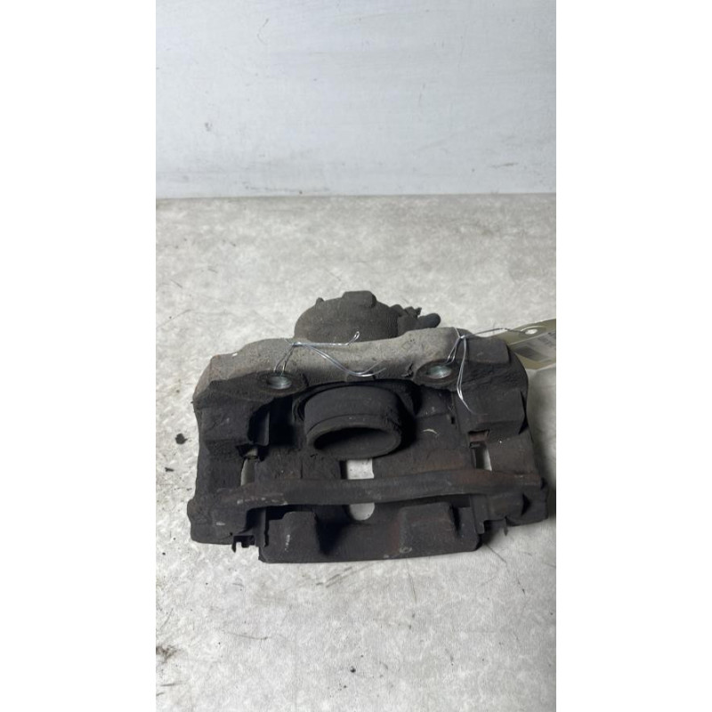 Etrier avant droit (freinage) NISSAN ALMERA TINO PHASE 1 d’occasion