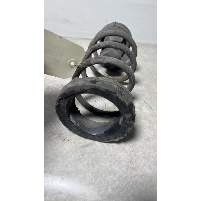 Ressort de suspension arriere droit FIAT PUNTO 2 PHASE 1 d’occasion