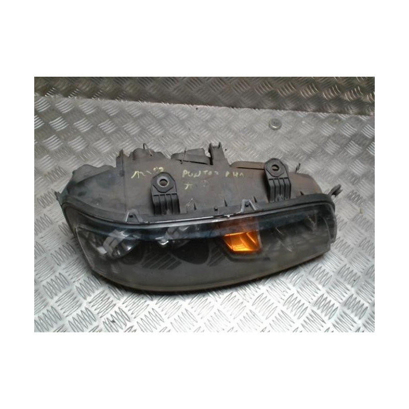 Optique avant principal droit (feux)(phare) FIAT PUNTO 2 PHASE 1 d’occasion