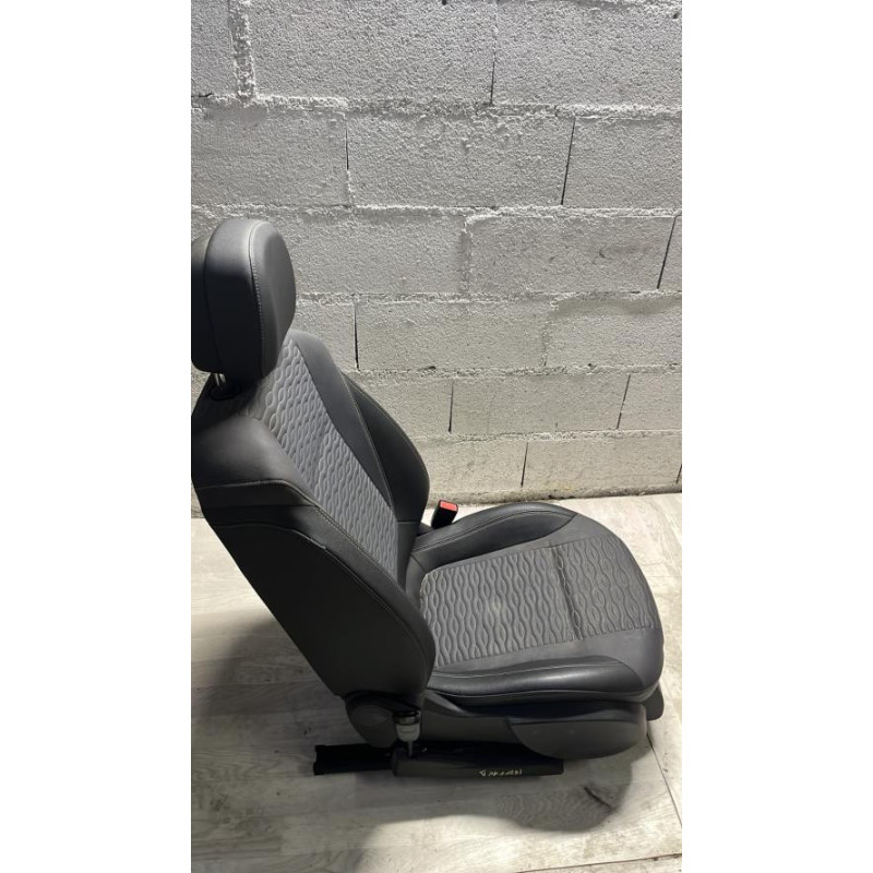 Siege avant droit OPEL ZAFIRA TOURER C PHASE 1 d’occasion