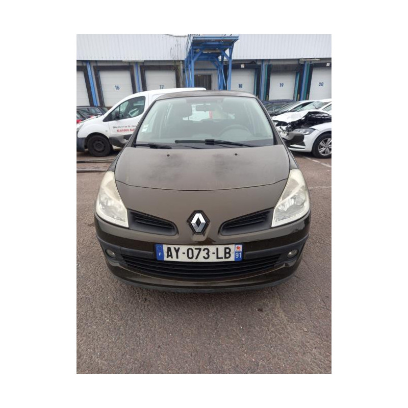 Leve vitre electrique avant gauche RENAULT CLIO 3 PHASE 1 d’occasion