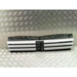 Calandre PEUGEOT 205 PHASE 2 d’occasion