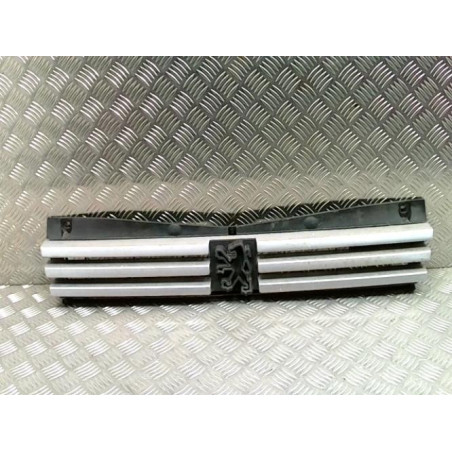 Calandre PEUGEOT 205 PHASE 2 d’occasion