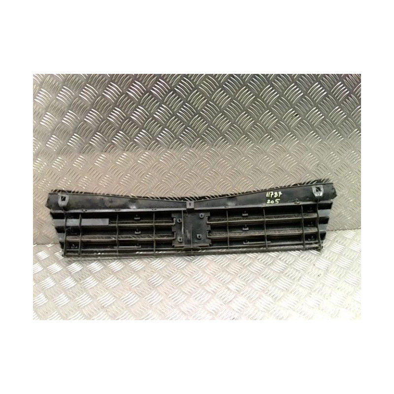 Calandre PEUGEOT 205 PHASE 2 d’occasion