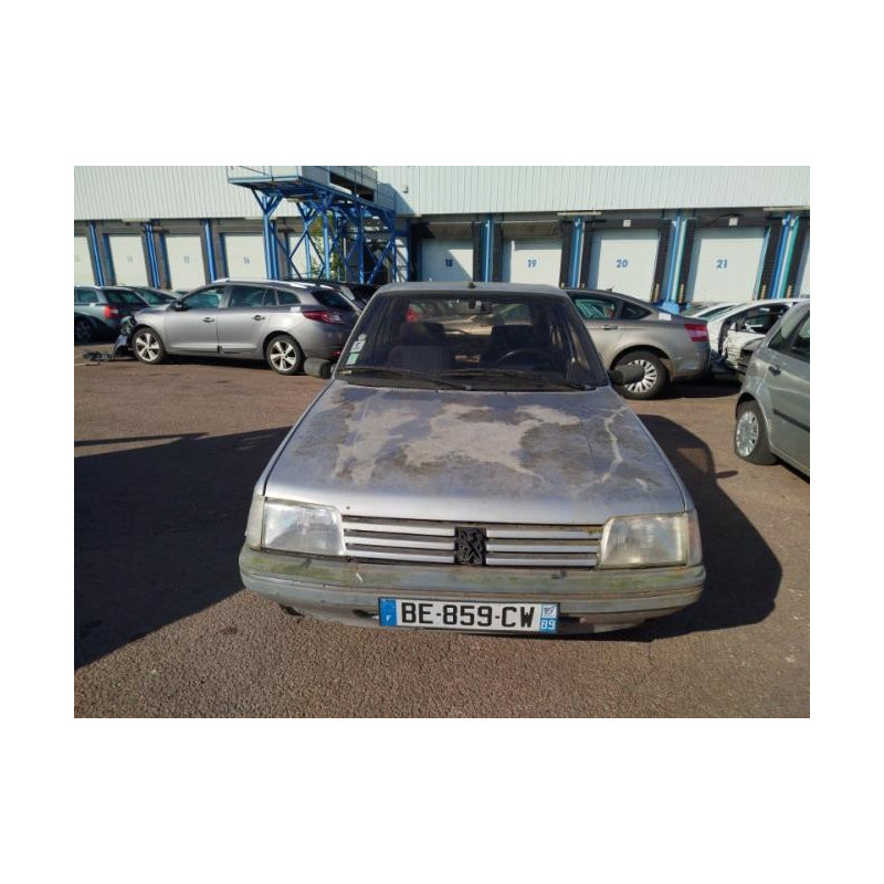 Calandre PEUGEOT 205 PHASE 2 d’occasion
