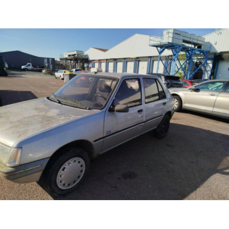 Calandre PEUGEOT 205 PHASE 2 d’occasion