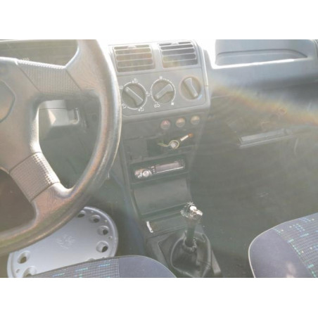 Calandre PEUGEOT 205 PHASE 2 d’occasion