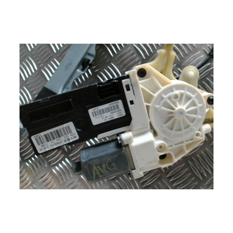 Leve vitre electrique avant gauche RENAULT LAGUNA 3 PHASE 1 d’occasion