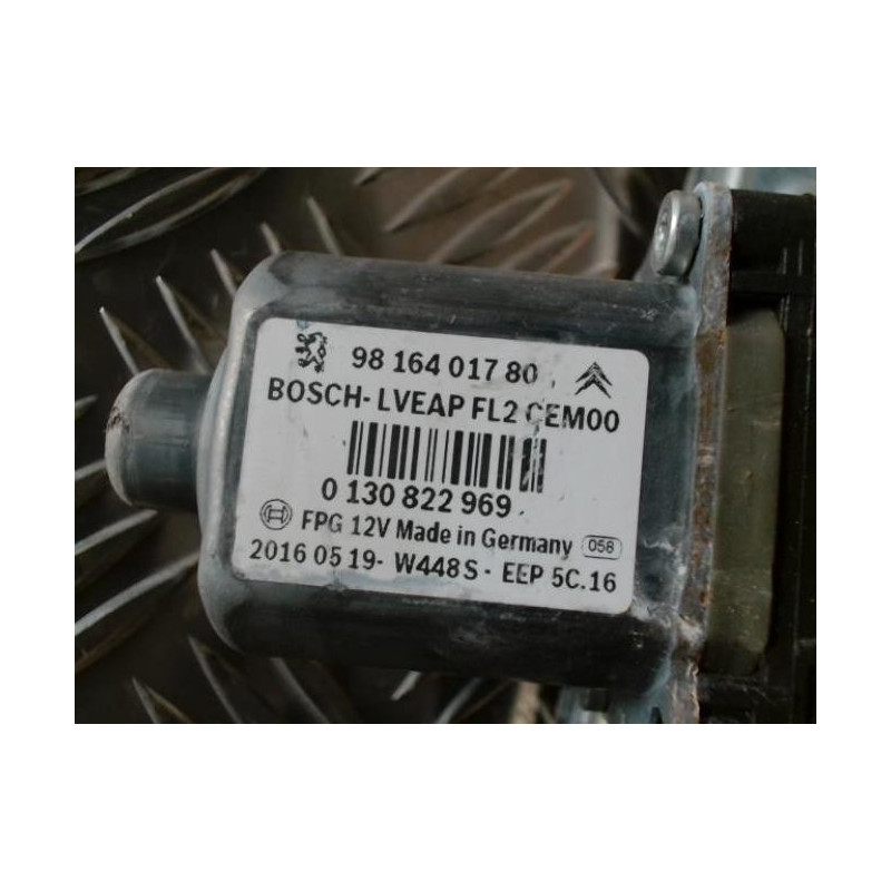 Leve vitre electrique avant gauche PEUGEOT 208 1 PHASE 2 d’occasion