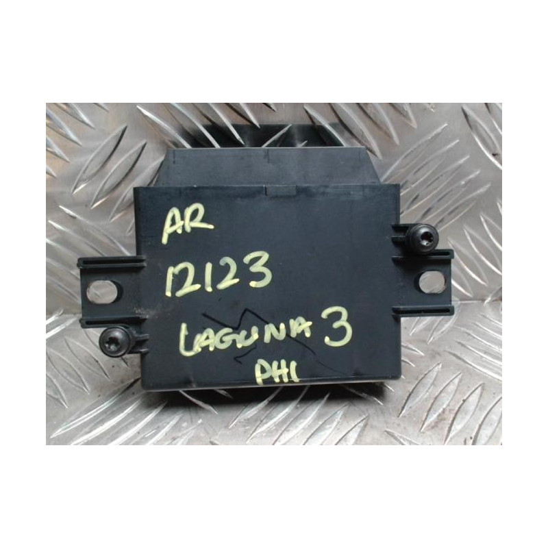 Boitier d'aide au stationnement RENAULT LAGUNA 3 PHASE 1 d’occasion