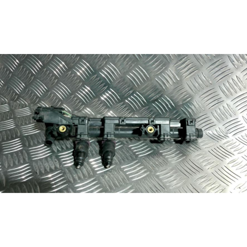 Rampe injection RENAULT TWINGO 1 PHASE 2 d’occasion