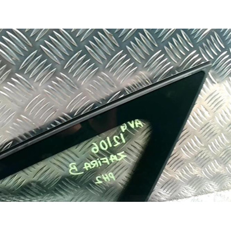 Custode avant gauche OPEL ZAFIRA B PHASE 2 d’occasion