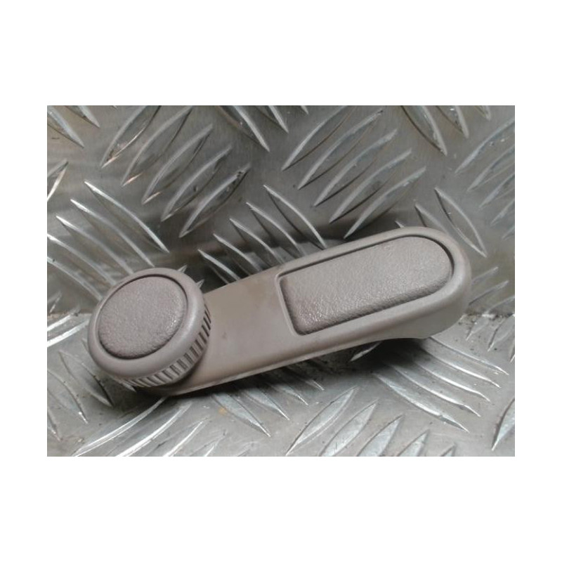 Manivelle de leve vitre PEUGEOT 205 PHASE 2 d’occasion