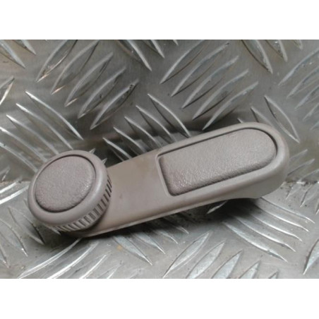 Manivelle de leve vitre PEUGEOT 205 PHASE 2 d’occasion