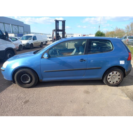 Feu arriere secondaire droit (feux) VOLKSWAGEN GOLF 5 d’occasion