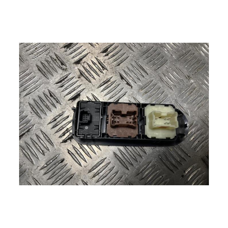 Interrupteur de leve vitre avant gauche DACIA DUSTER 1 PHASE 2 d’occasion