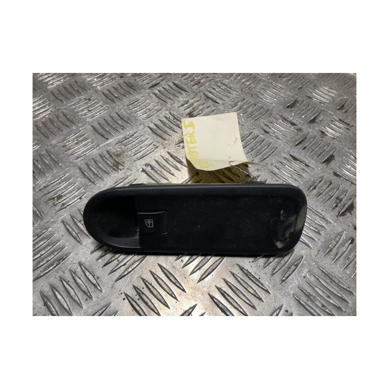 Interrupteur de leve vitre avant droit DACIA DUSTER 1 PHASE 2 d’occasion