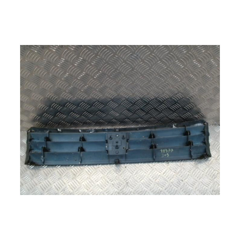 Calandre PEUGEOT 309 PHASE 2 d’occasion