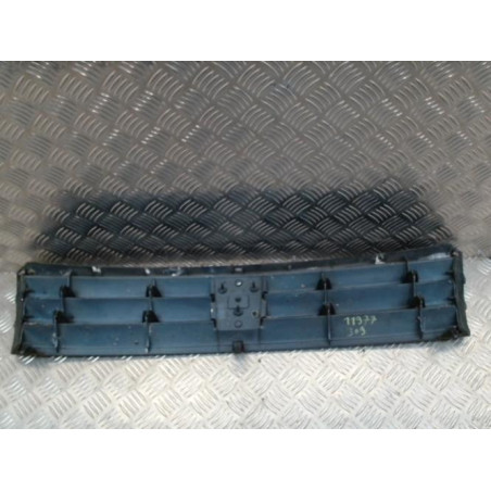 Calandre PEUGEOT 309 PHASE 2 d’occasion