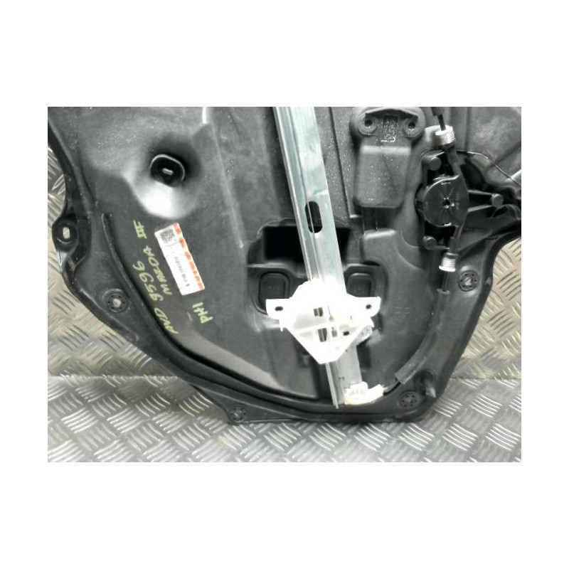 Leve vitre electrique avant droit MAZDA 3 3 PHASE 1 d’occasion