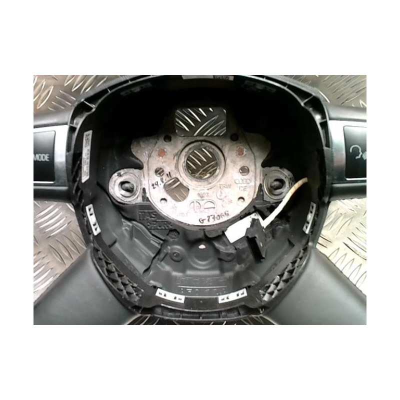 Volant AUDI A4 3 AVANT PHASE 1 BREAK d’occasion