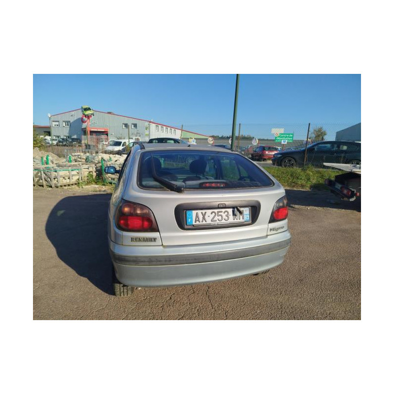 Optique avant principal droit (feux)(phare) RENAULT MEGANE 1 PHASE 1 d’occasion