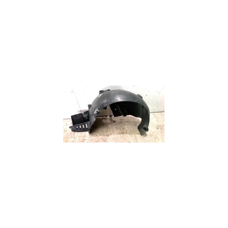 Pare boue arriere droit RENAULT CLIO 3 PHASE 1 BREAK d’occasion