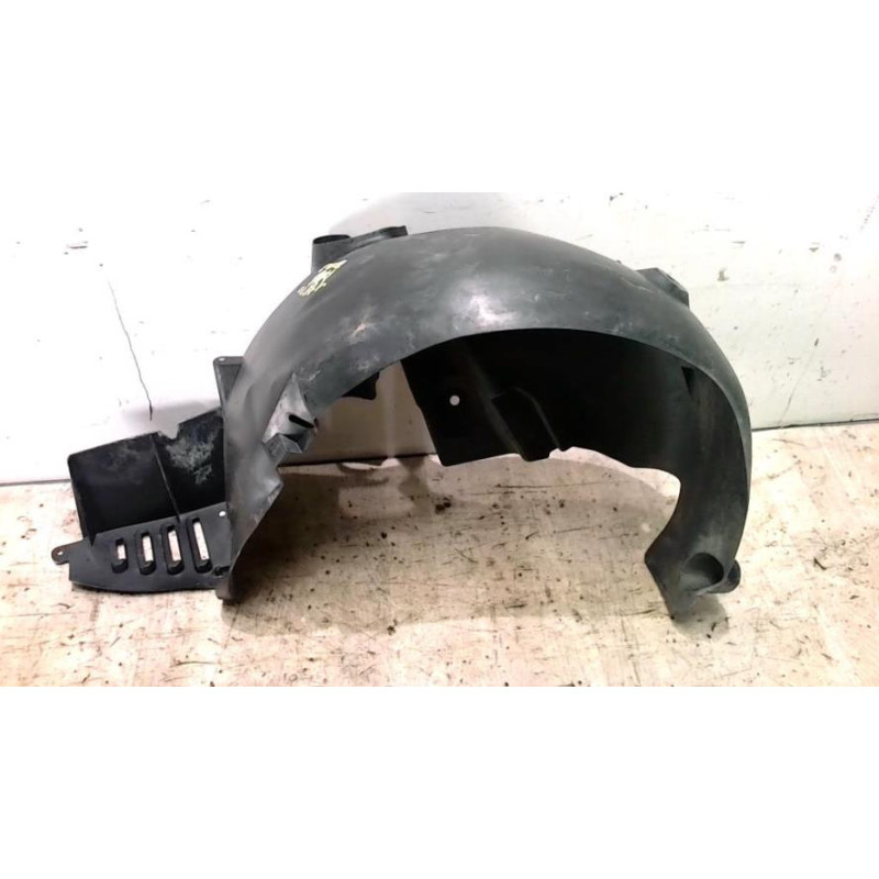 Pare boue arriere droit RENAULT CLIO 3 PHASE 1 BREAK d’occasion