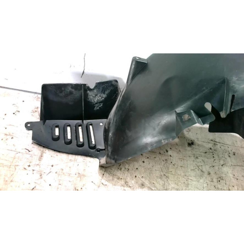 Pare boue arriere droit RENAULT CLIO 3 PHASE 1 BREAK d’occasion