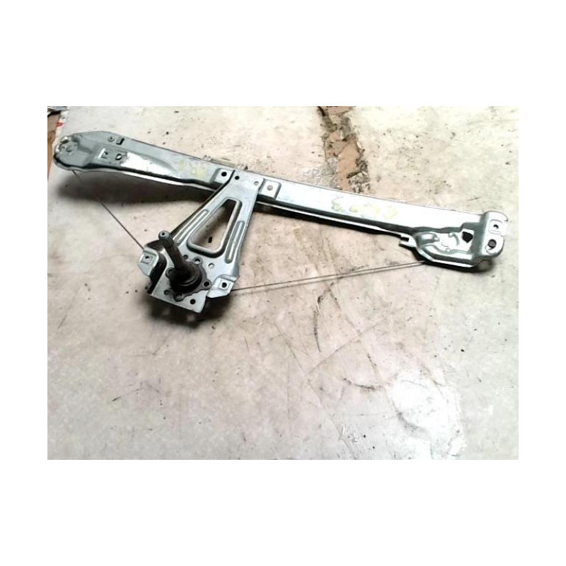Leve vitre mecanique arriere gauche RENAULT CLIO 2 PHASE 1 d’occasion