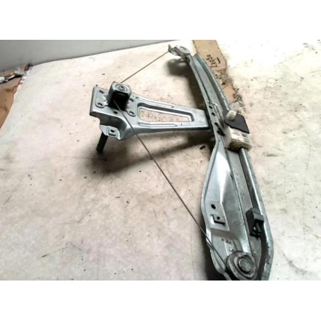 Leve vitre mecanique arriere gauche RENAULT CLIO 2 PHASE 1 d’occasion