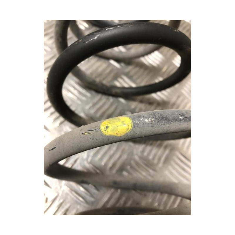 Ressort de suspension arriere TOYOTA YARIS 2 PHASE 1 d’occasion