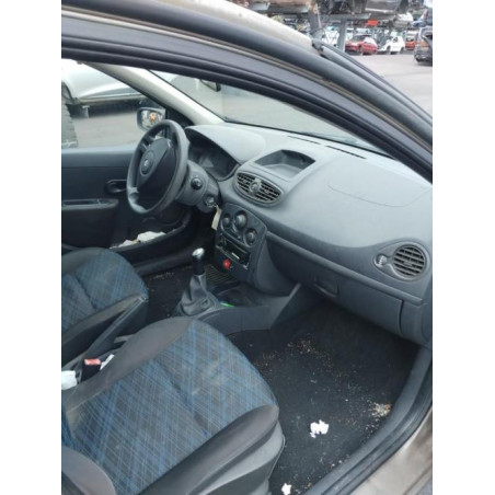 Pare boue avant gauche RENAULT CLIO 3 PHASE 1 d’occasion