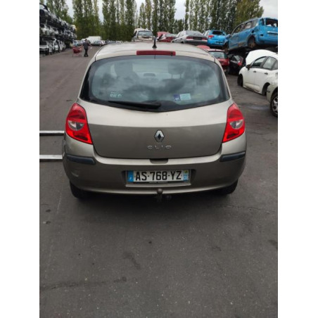 Pare boue avant gauche RENAULT CLIO 3 PHASE 1 d’occasion