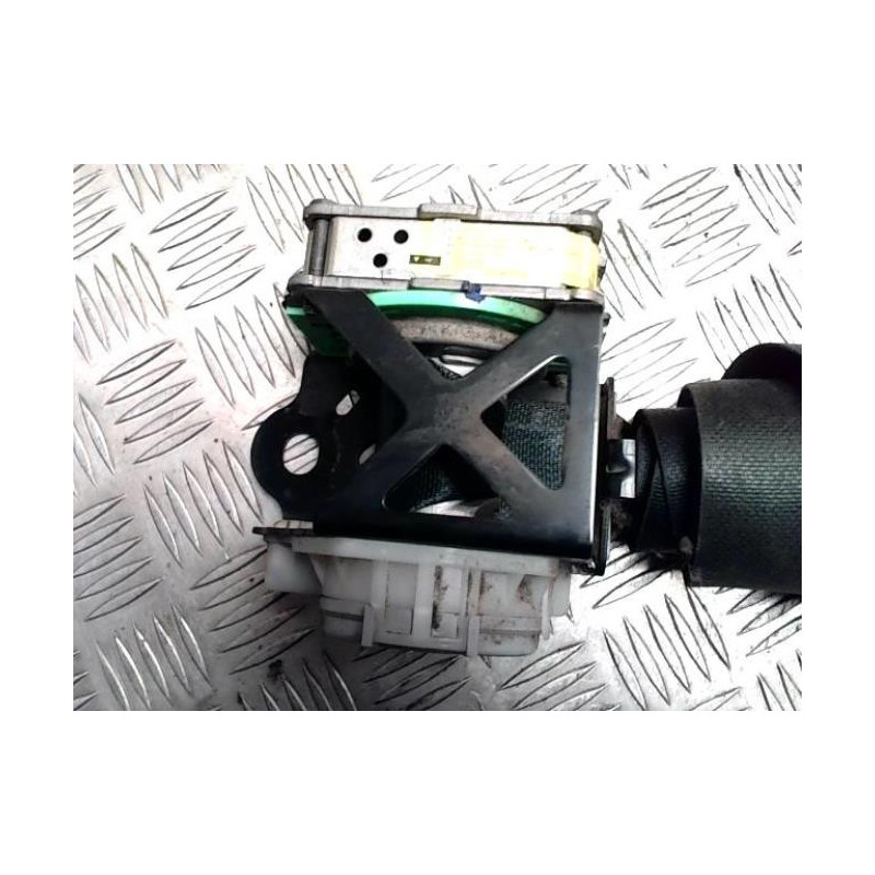 Ceinture avant gauche TOYOTA YARIS 2 PHASE 1 d’occasion