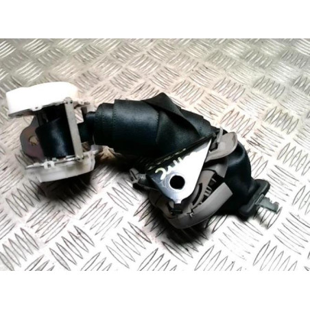 Ceinture arriere centrale TOYOTA YARIS 2 PHASE 1 d’occasion