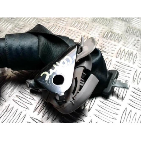 Ceinture arriere centrale TOYOTA YARIS 2 PHASE 1 d’occasion